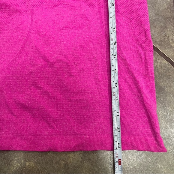 Lululemon Sz 4 Women Pullover Run Swiftly Tech 1/2 Zip High Neck Magenta Gorpcor - Picture 8 of 9